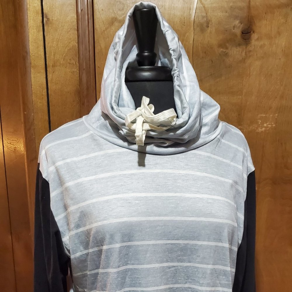 Women's Hooded Light Weight Tunic Top